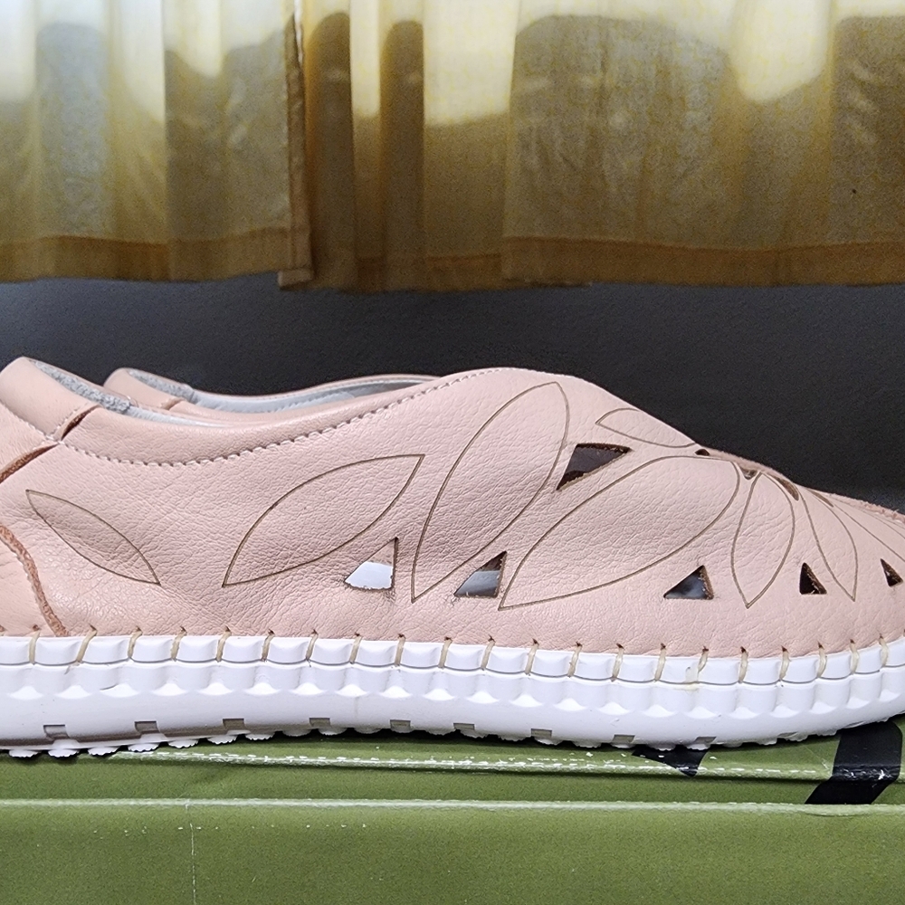 Bueno Women's Pink Leather Shoes